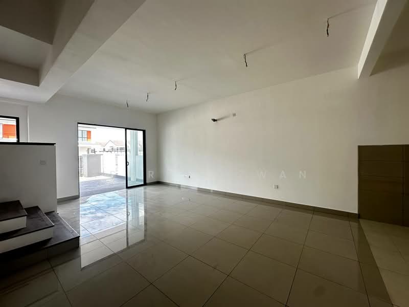 2-storey Terraced House for Sale in Bandar Bukit Raja (Klang) - Ashraf Azwan - Living Room - PropertyGuru.com.my
