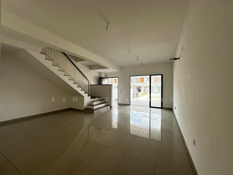 2-storey Terraced House for Sale in Bandar Bukit Raja (Klang) - Ashraf Azwan - Living Room - PropertyGuru.com.my