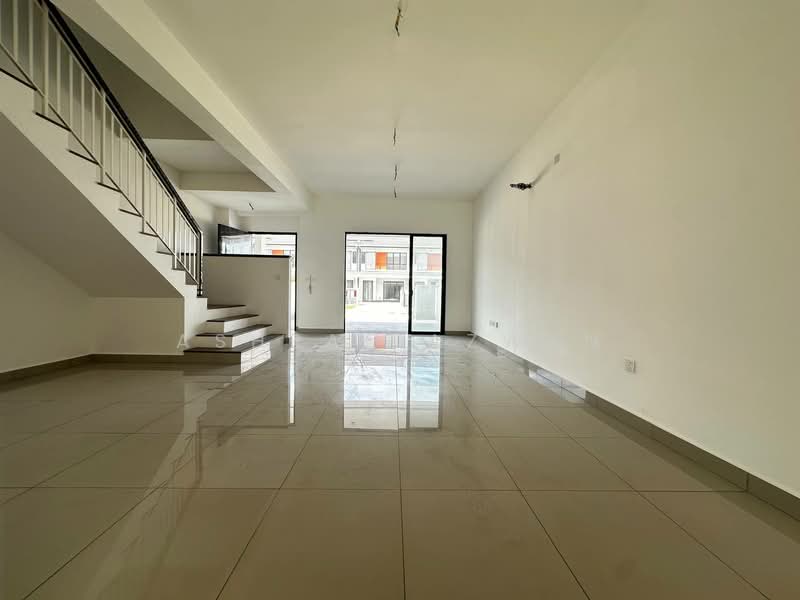 2-storey Terraced House for Sale in Bandar Bukit Raja (Klang) - Ashraf Azwan - Living Room - PropertyGuru.com.my