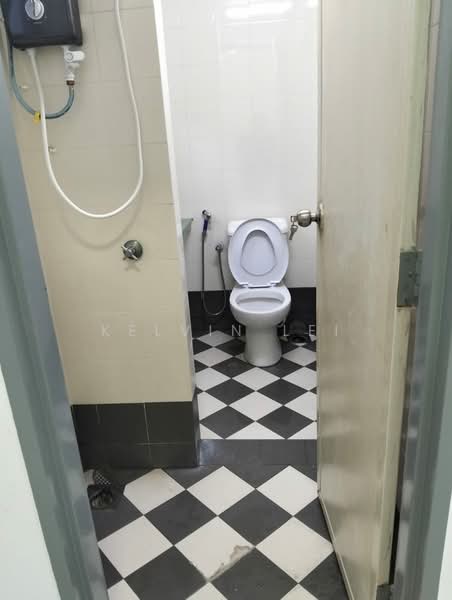 Service Residence for Sale at The Embassy (Bangunan Duta Impian) - Kelvin Lei - Bathroom - PropertyGuru.com.my