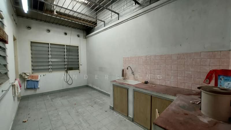 Single Storey Terrace Jelutong Freehold For Sale untuk Untuk Dijual - RM 880,000, Mac 2026 - Kitchen - PropertyGuru.com.my