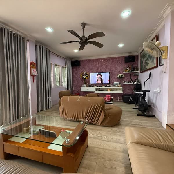 Semi-Detached House for Sale in Kuching (Sarawak) - Sin Tze Chai - Living Room - PropertyGuru.com.my