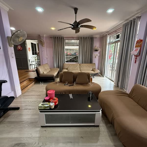 Semi-Detached House for Sale in Kuching (Sarawak) - Sin Tze Chai - Living Room - PropertyGuru.com.my