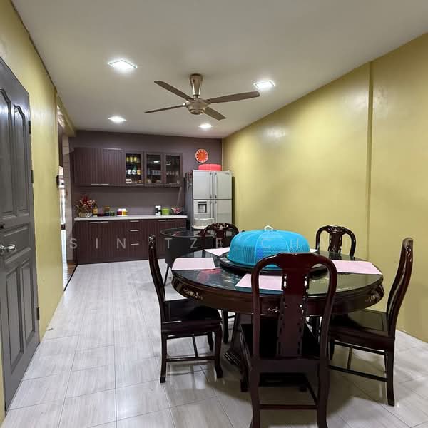 Semi-Detached House for Sale in Kuching (Sarawak) - Sin Tze Chai - Dining Room - PropertyGuru.com.my