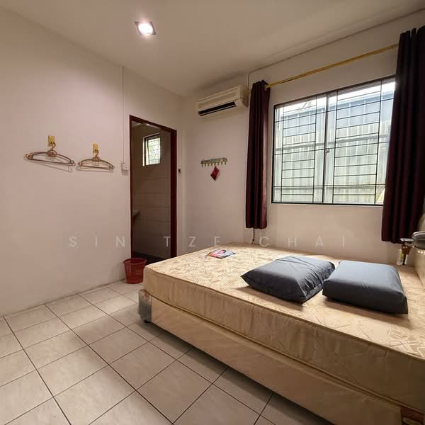 Semi-Detached House for Sale in Kuching (Sarawak) - Sin Tze Chai - Bedroom - PropertyGuru.com.my