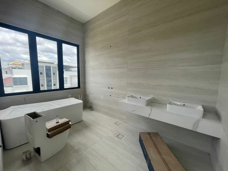 Bungalow for Sale in Taman Molek (Johor Bahru) - Suny Sior - Bathroom - PropertyGuru.com.my