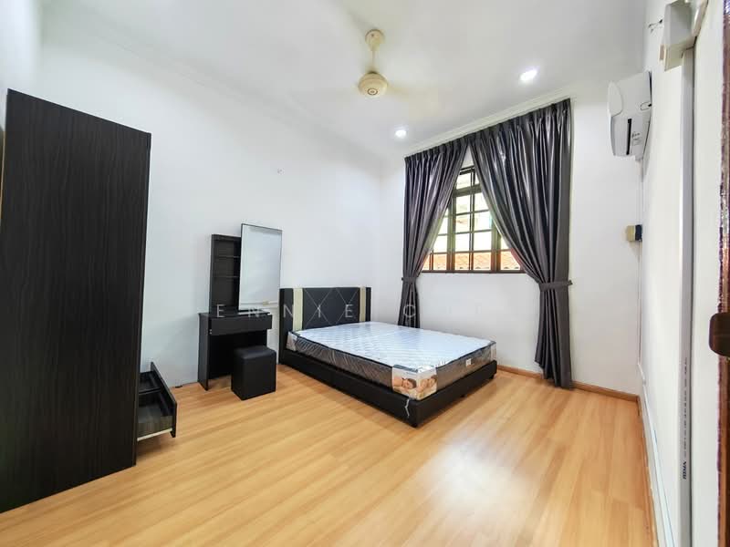Semi-Detached House for Rent in Taman Tasek (Johor Bahru) - Jennie Chew - Bedroom - PropertyGuru.com.my