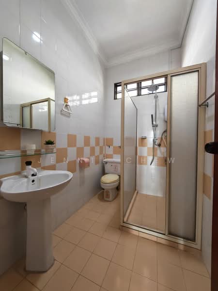 Semi-Detached House for Rent in Taman Tasek (Johor Bahru) - Jennie Chew - Bathroom - PropertyGuru.com.my