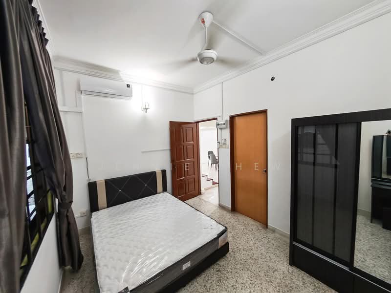Semi-Detached House for Rent in Taman Tasek (Johor Bahru) - Jennie Chew - Bedroom - PropertyGuru.com.my