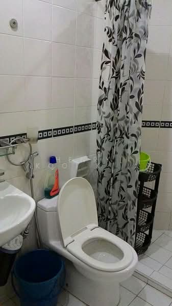 Service Residence for Rent at Windsor Tower - Henry Kooi Kuan Xiang - Bathroom - PropertyGuru.com.my