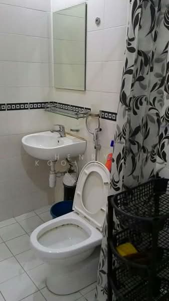 Service Residence for Rent at Windsor Tower - Henry Kooi Kuan Xiang - Bathroom - PropertyGuru.com.my