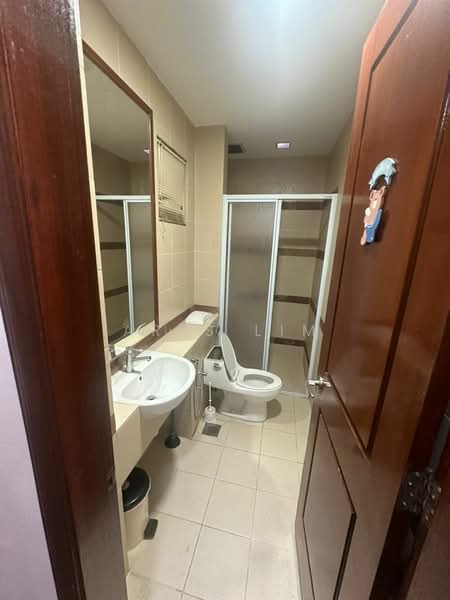 2-storey Terraced House for Rent in Bukit Rahman Putra (Sungai Buloh) - Ares Lim - Bathroom - PropertyGuru.com.my