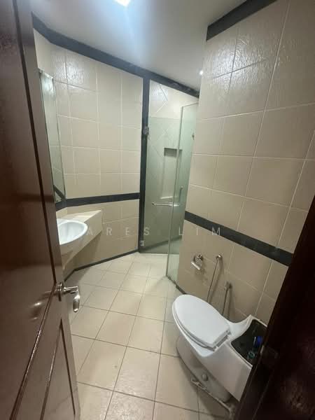 2-storey Terraced House for Rent in Bukit Rahman Putra (Sungai Buloh) - Ares Lim - Bathroom - PropertyGuru.com.my