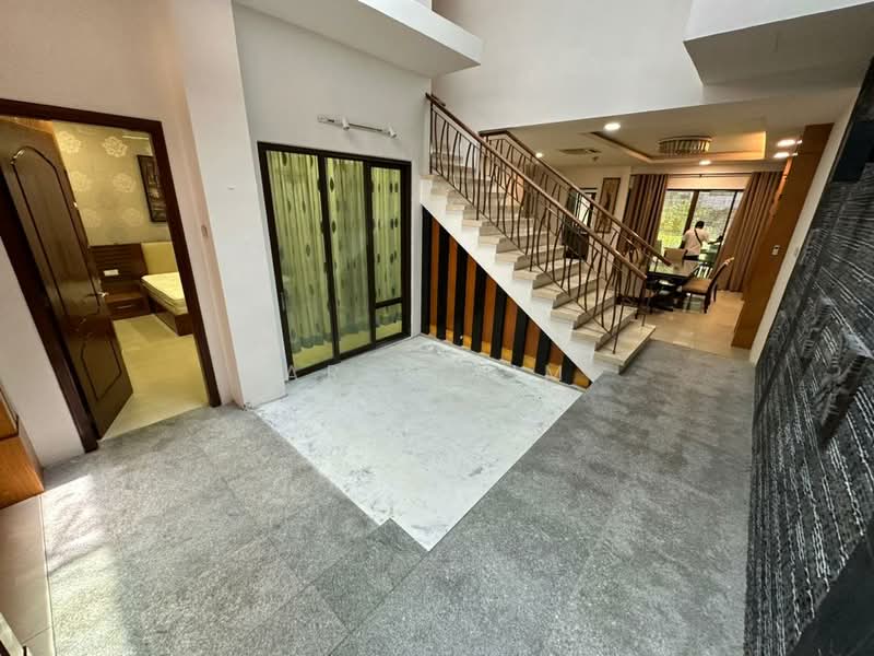 2-storey Terraced House for Rent in Bukit Rahman Putra (Sungai Buloh) - Ares Lim - Entrance - PropertyGuru.com.my