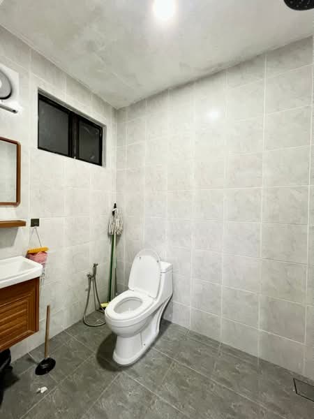 Semi-Detached House for Sale in Bandar Baru Uda (Johor Bahru) - Glenn Woo - Bathroom - PropertyGuru.com.my