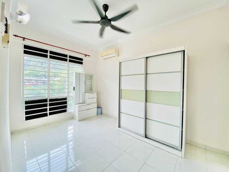 Apartment for Sale at Suria Vista Apartment - KV LOO - Bedroom - PropertyGuru.com.my