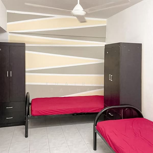 Apartment for Sale at Pangsapuri Subang Suria - Khairul Zainal - Bedroom - PropertyGuru.com.my