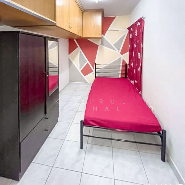 Apartment for Sale at Pangsapuri Subang Suria - Khairul Zainal - Bedroom - PropertyGuru.com.my