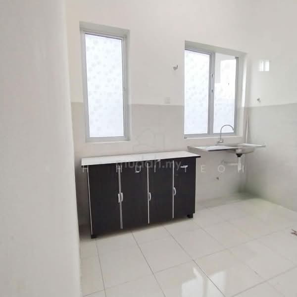 Taman Brokoli Lunas untuk Untuk Disewa - RM 1,500 /bulan, Apr 2026 - Kitchen - PropertyGuru.com.my