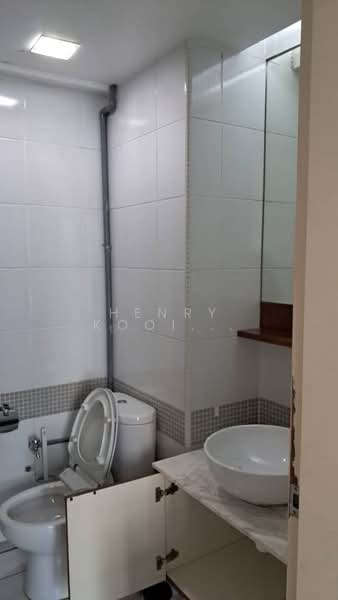 Service Residence for Rent at i-Zen @ Kiara 1 - Henry Kooi Kuan Xiang - Bathroom - PropertyGuru.com.my