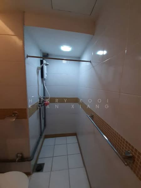 Service Residence for Rent at i-Zen @ Kiara 1 - Henry Kooi Kuan Xiang - Bathroom - PropertyGuru.com.my
