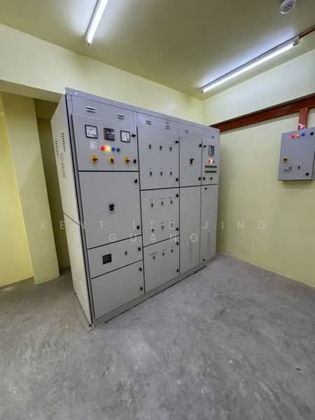 For Rent - [1,000 AMP] 2.4 acres West Port Detached Factory, 5 Ton Floor Loading