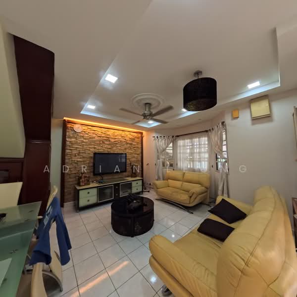 2-storey Terraced House for Sale in Bandar Kinrara Seksyen 5 (Bandar Kinrara) - Adrian Leong - Living Room - PropertyGuru.com.my