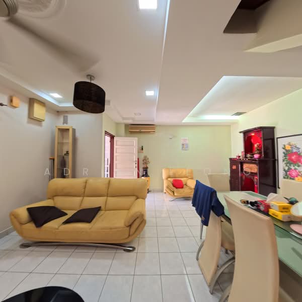 2-storey Terraced House for Sale in Bandar Kinrara Seksyen 5 (Bandar Kinrara) - Adrian Leong - Living Room - PropertyGuru.com.my