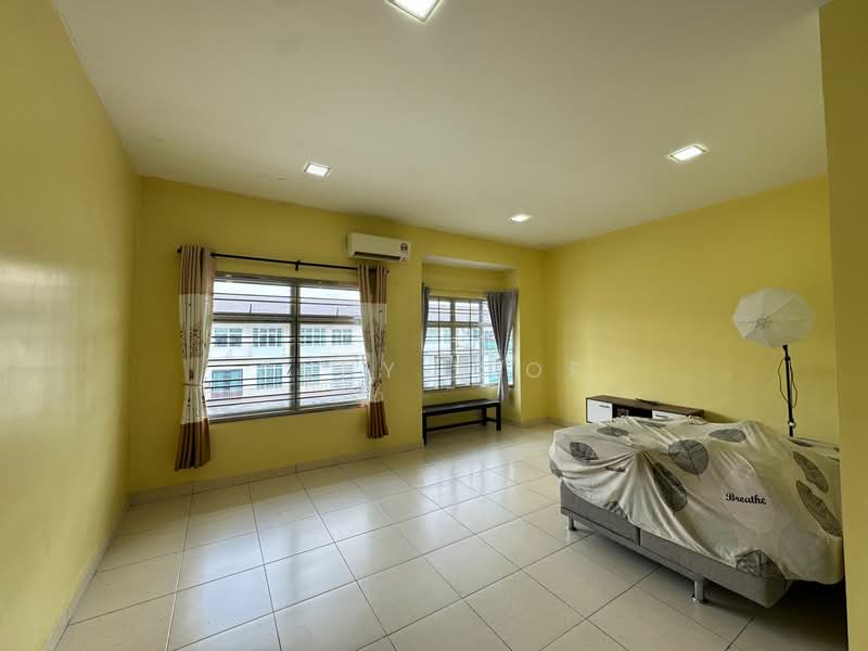 2.5-storey Terraced House for Sale in Taman Scientex Senai (Senai) - Suny Sior - Living Room - PropertyGuru.com.my