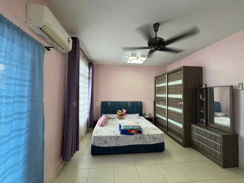2.5-storey Terraced House for Sale in Taman Scientex Senai (Senai) - Suny Sior - Bedroom - PropertyGuru.com.my