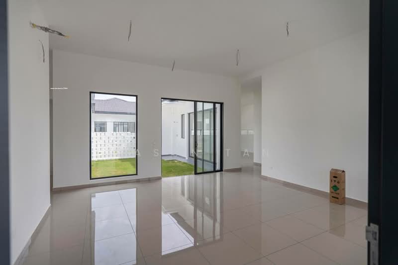 1-storey Terraced House for Sale in Shah Alam (Selangor) - Jason Tan - Living Room - PropertyGuru.com.my