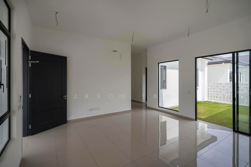 1-storey Terraced House for Sale in Shah Alam (Selangor) - Jason Tan - Living Room - PropertyGuru.com.my