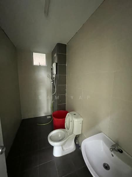 Apartment for Rent at East Bay (Seri Bayan) - Sam Yap - Bathroom - PropertyGuru.com.my