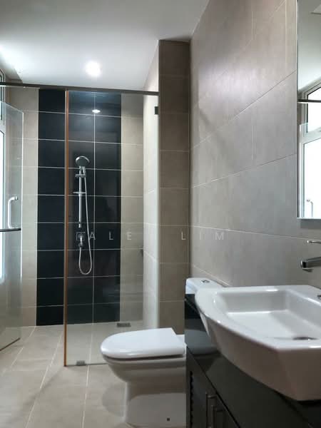 Kondominium untuk Disewa di Gurney Paragon - Alex Lim - Bathroom - PropertyGuru.com.my
