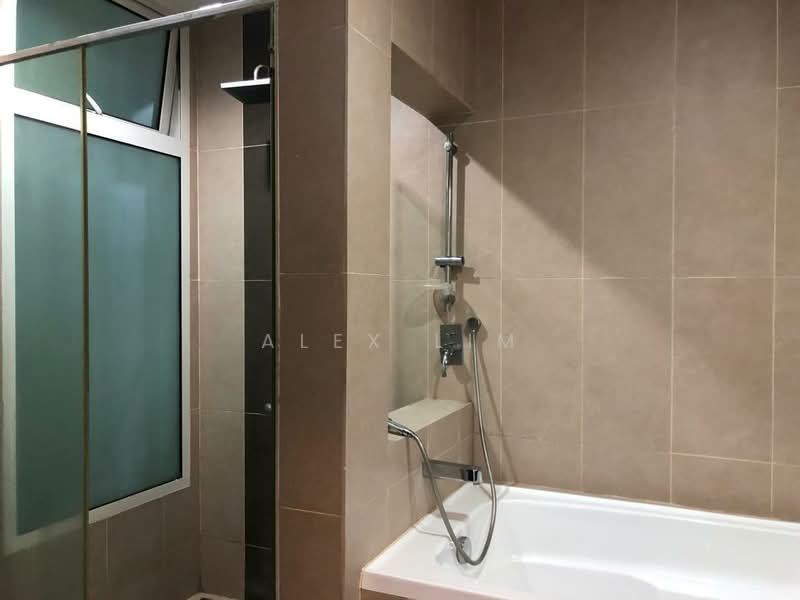 Kondominium untuk Disewa di Gurney Paragon - Alex Lim - Bathroom - PropertyGuru.com.my