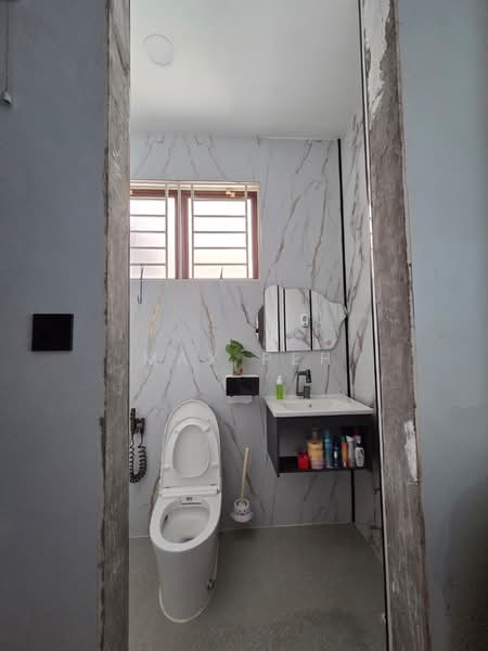Semi-Detached House for Sale in Shah Alam (Selangor) - Max Peh - Bathroom - PropertyGuru.com.my