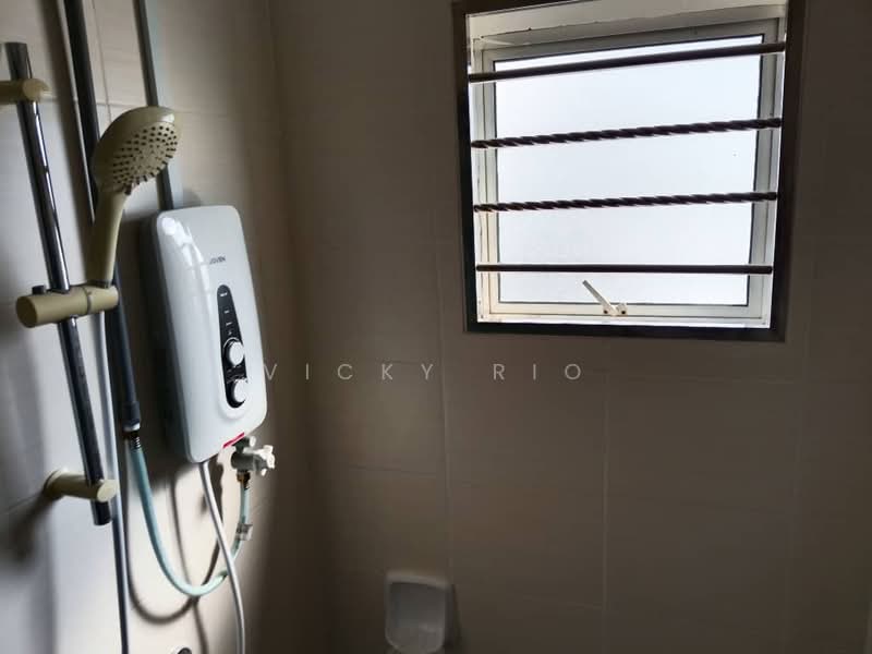 3-storey Terraced House for Sale in Taman Universiti Bangi (Kajang) - Vicky Rio - Bathroom - PropertyGuru.com.my