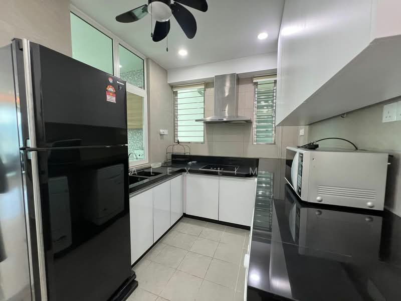 Condominium for Rent at Gurney Paragon - Alex Lim - Kitchen - PropertyGuru.com.my