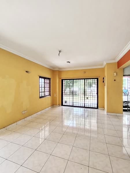 2-storey Terraced House for Sale in Permas Jaya (Johor Bahru) - Yik Tat - Living Room - PropertyGuru.com.my