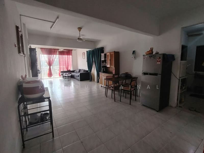 Golden Villa untuk Untuk Dijual - RM 245,000, Apr 2026 - Living Room - PropertyGuru.com.my