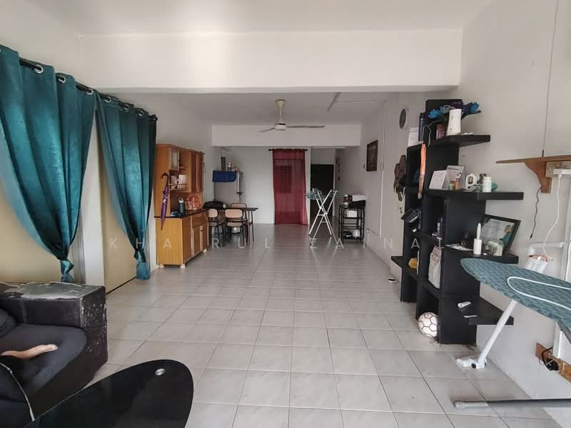 Golden Villa untuk Untuk Dijual - RM 245,000, Apr 2026 - Living Room - PropertyGuru.com.my