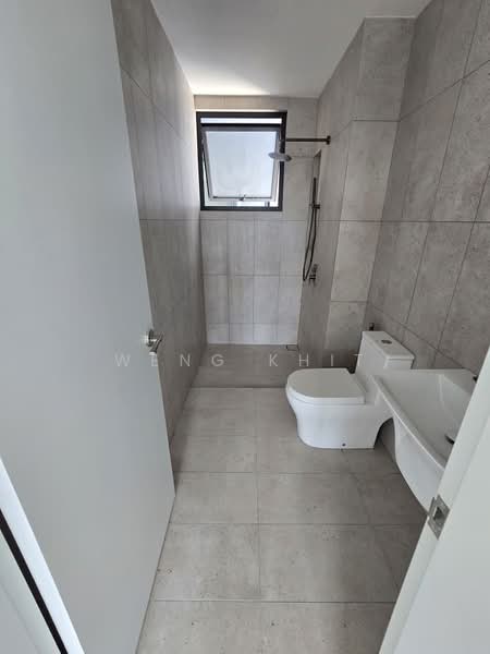 Condominium for Sale at EdgeWood Residences @ SkySanctuary - Weng Khit - Bathroom - PropertyGuru.com.my