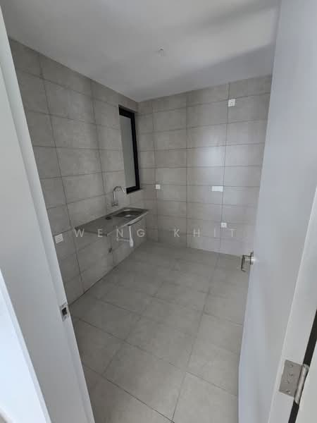 Condominium for Sale at EdgeWood Residences @ SkySanctuary - Weng Khit - Kitchen - PropertyGuru.com.my