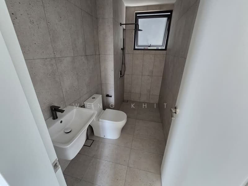 Condominium for Sale at EdgeWood Residences @ SkySanctuary - Weng Khit - Bathroom - PropertyGuru.com.my
