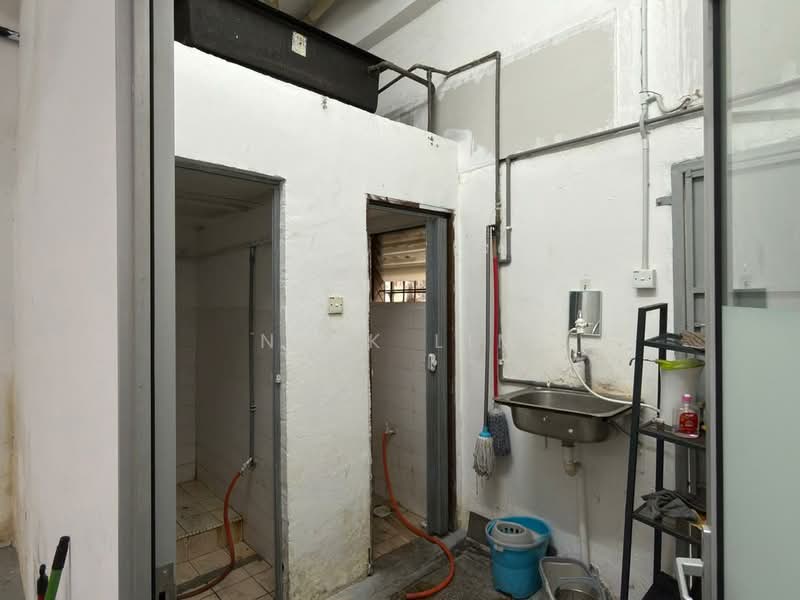 Industrial Land for Rent in Kepong (Kuala Lumpur) - Nick Lim - Bathroom - PropertyGuru.com.my
