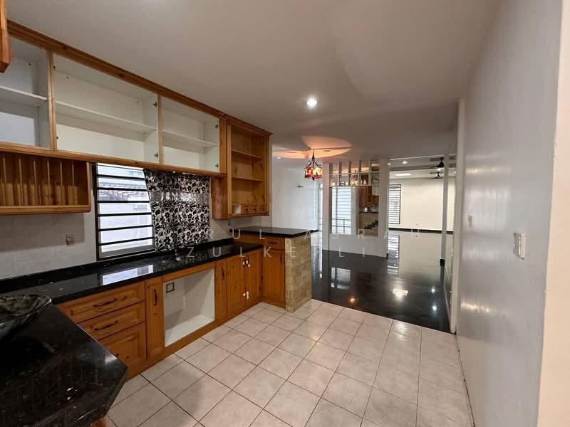 Bangi RENOVATED EXTENDED Double Storey Semi D House Bandar Seri Putra Bangi untuk Untuk Dijual - RM 755,000, Apr 2026 - Kitchen - PropertyGuru.com.my