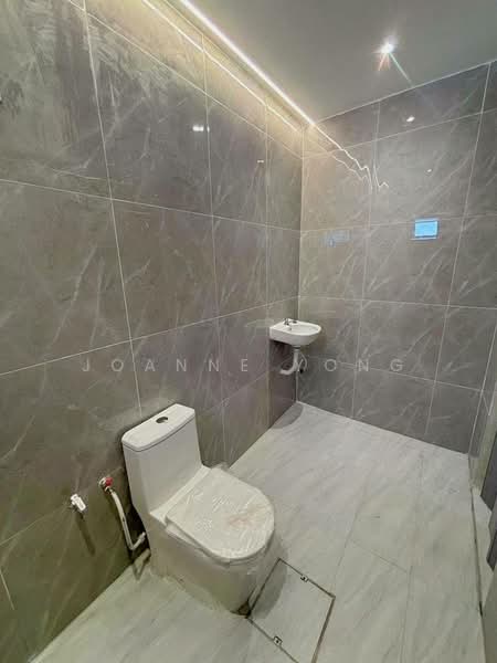 Double Storey Terrace House @ Jalan Jambu 34, Taman Muhibbah, Kulai, Johor. Near Saleng untuk Untuk Dijual - RM 458,000, Apr 2026 - Bathroom - PropertyGuru.com.my