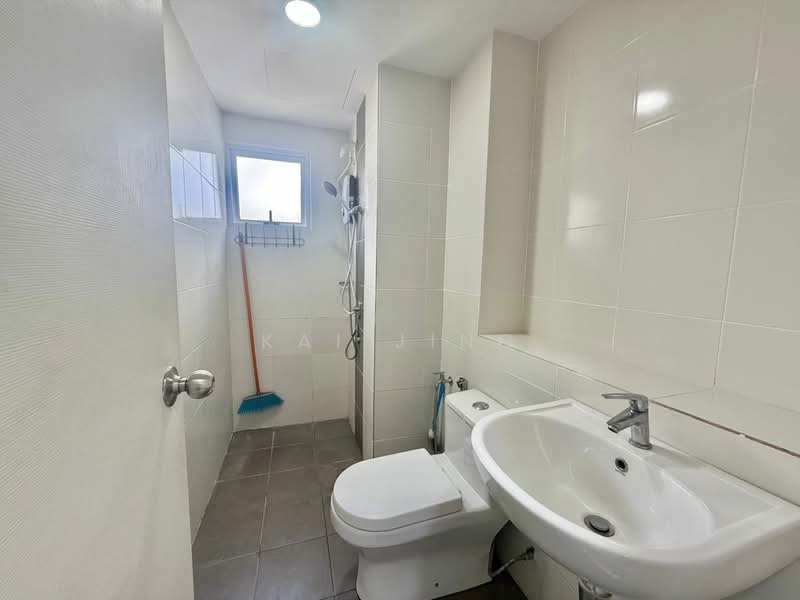 Permas Ville Apartment untuk Untuk Disewa - RM 2,000 /bulan, Apr 2026 - Bathroom - PropertyGuru.com.my