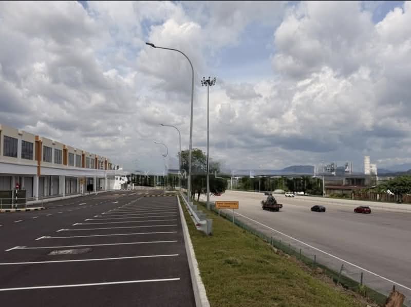 Shop / Office for Rent in Kajang (Selangor) - Kim Lee - Exterior - PropertyGuru.com.my