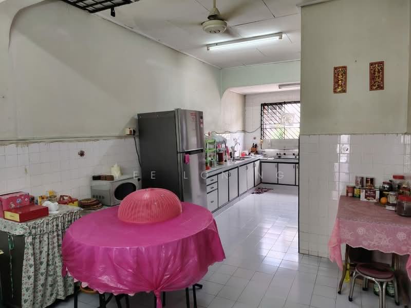 Taman Sri Pulai untuk Untuk Dijual - RM 450,000, Apr 2026 - Kitchen - PropertyGuru.com.my